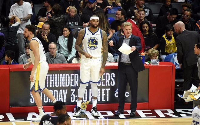 表现尤其出 表现尤其出