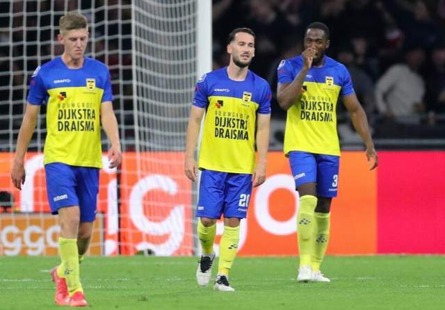 在硬帽与奢 在硬帽与奢